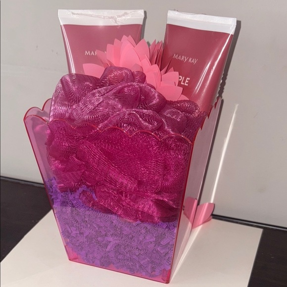 Mary Kay Apple & Almond Scented Duo - Picture 3 of 4